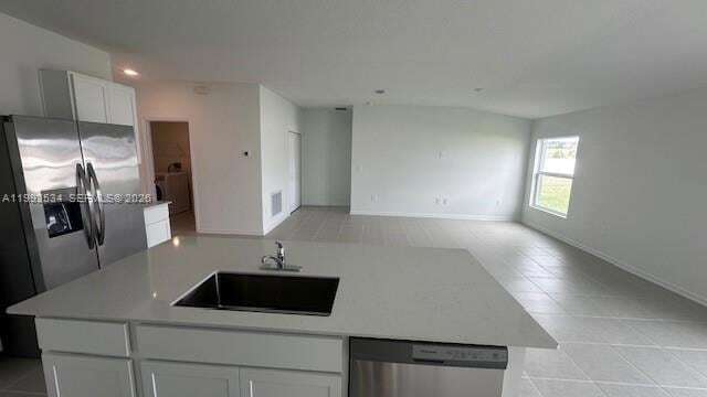 Building Photo - 303 Artemis St