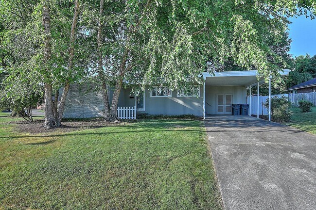 Building Photo - 3 Bdrm / 2 Bath One Level Home   Kingsport, TN