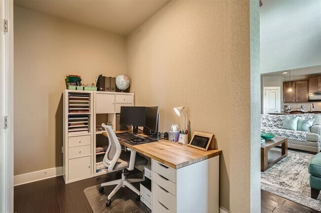 Building Photo - 9401 McKnight Lp