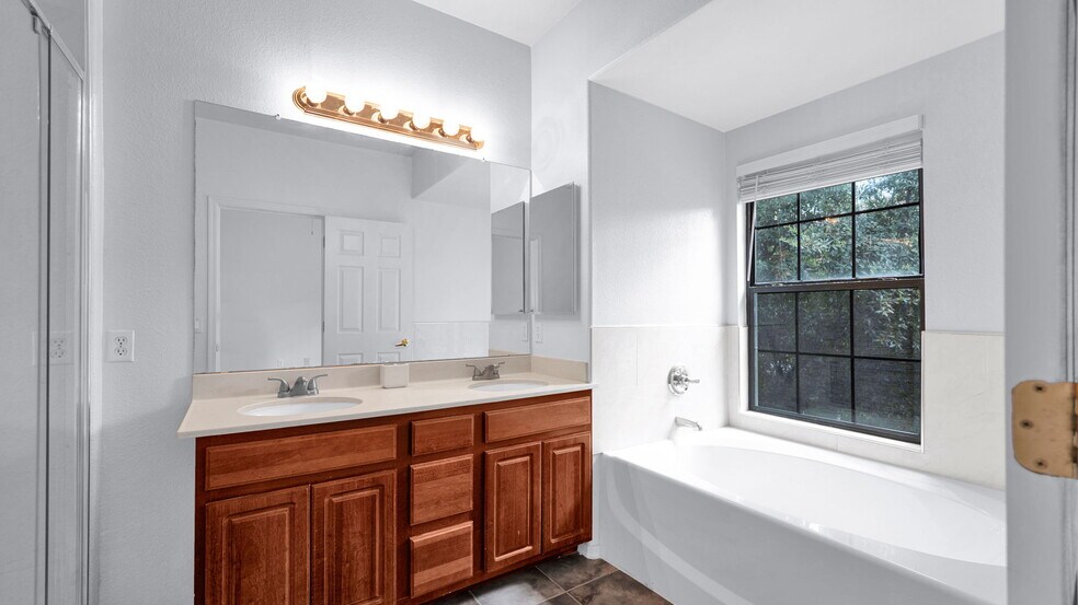 Primary Bath - 1702 E Bell Rd