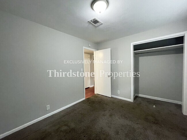 Building Photo - 3390 Jacqueline Dr