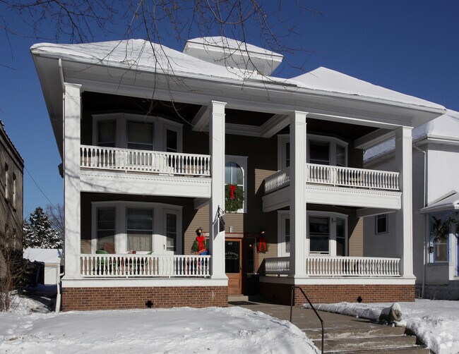 Building Photo - 605 Portland Ave