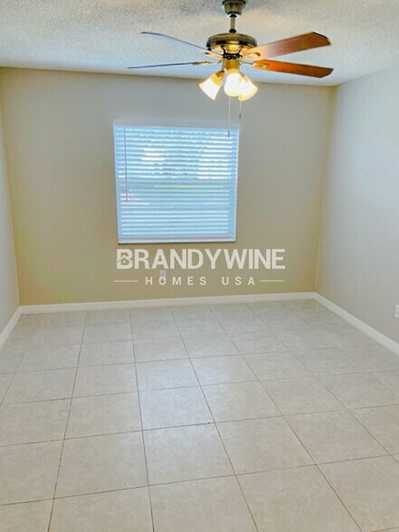 Building Photo - 805 Sprucewood Ln