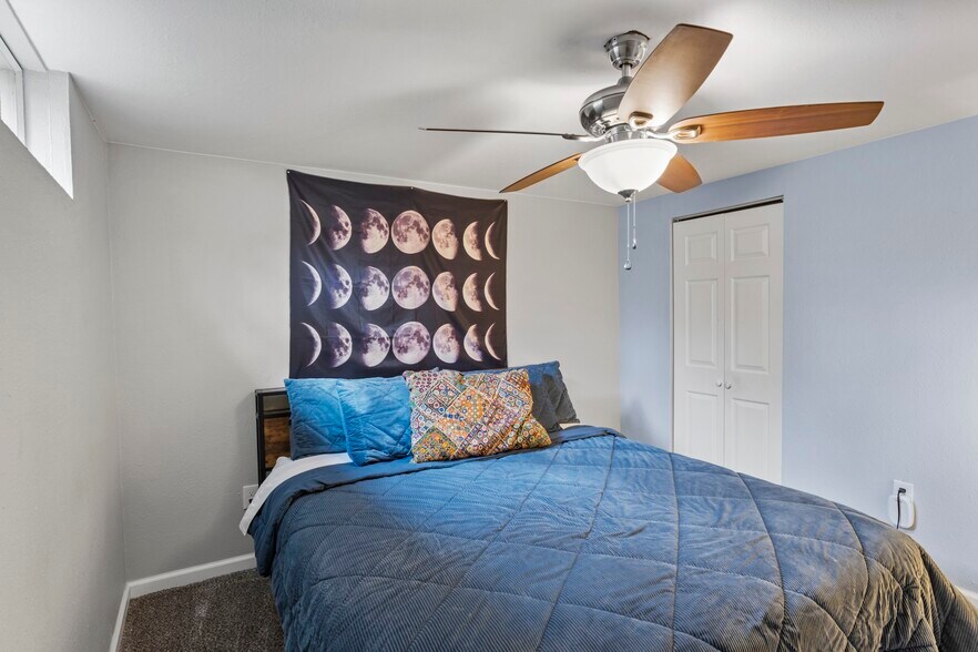 Building Photo - 2628 Green Ridge Dr