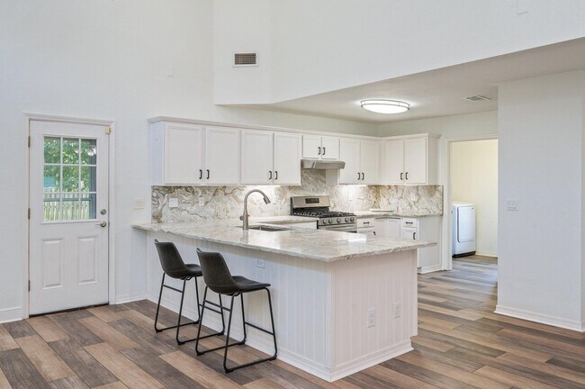 Building Photo - 265 Chipola Cove