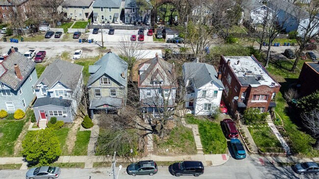 Building Photo - 418 E 17th Ave