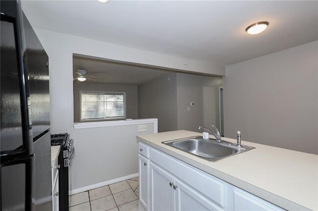 Building Photo - 3539 Tulip Dr