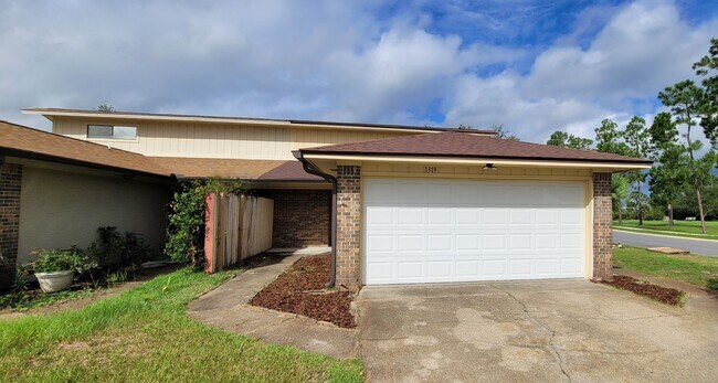 Building Photo - Venetian Villa 2 Bedroom 2 Bath 2 Car Garage w/Waterview!