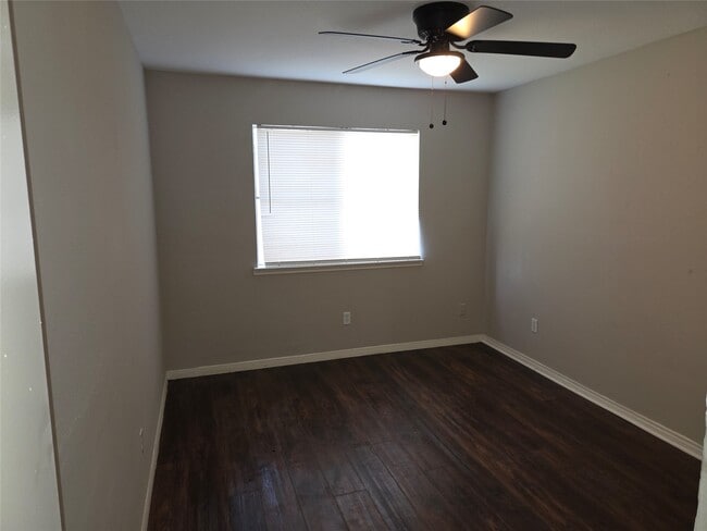 Building Photo - 6303 Gladewell Dr