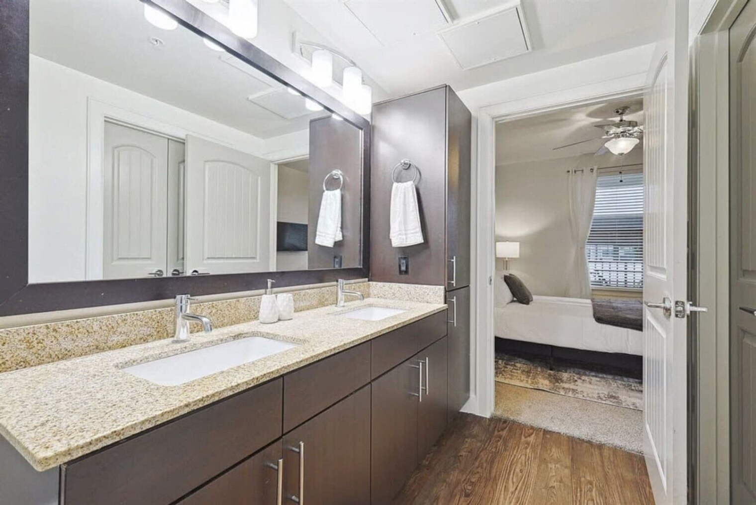 Building Photo - 5445 Town and Country Blvd