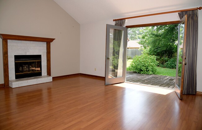 Building Photo - 3 Bedroom in Bluewater Bay!