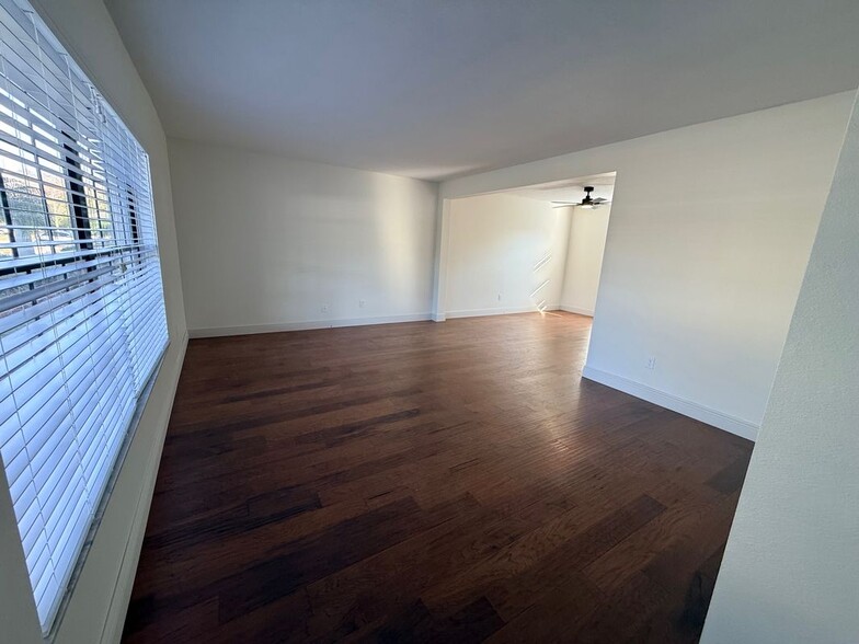 Building Photo - 4416 Summer Oak Dr