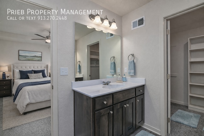 Building Photo - 3256 N 103rd Pl