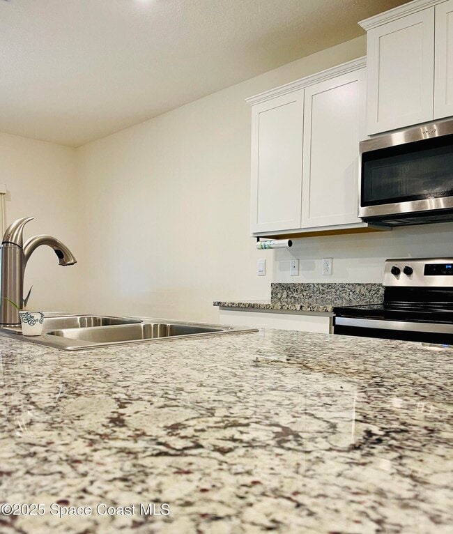 Building Photo - 7351 Amethyst Ave