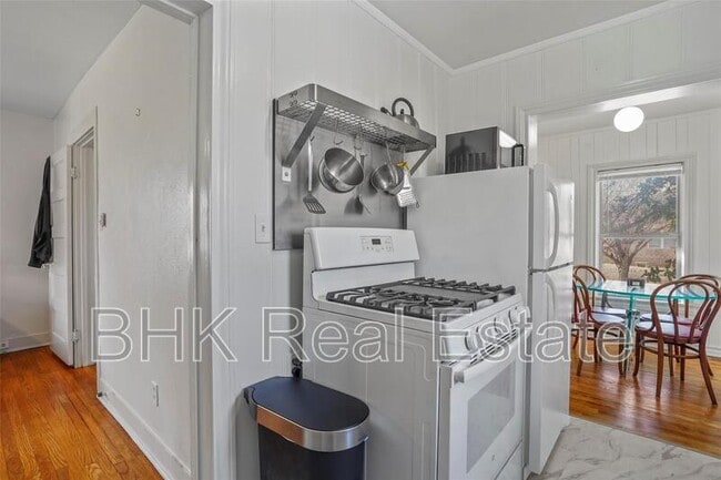 Building Photo - 1915 Clover Ln