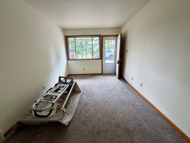 Building Photo - 1001 Basilone Dr