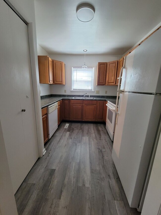 Building Photo - 1014-1014 Willey St