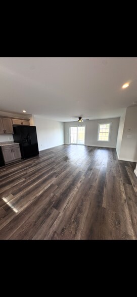 Building Photo - 222 New Boston Rd