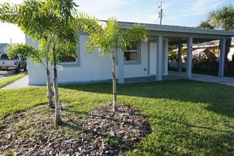 Building Photo - 957 Lewis Dr