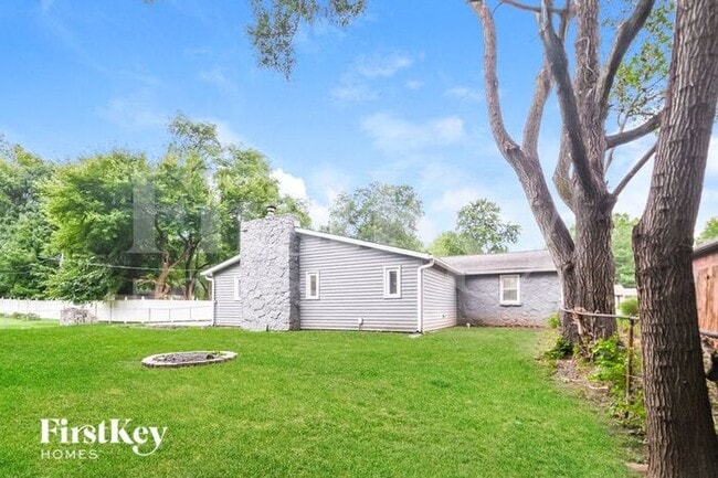 Building Photo - 648 Sycamore St