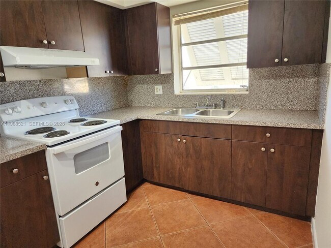 Building Photo - 7368 SW 82nd St