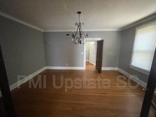 Building Photo - 181 N Fairview Ave