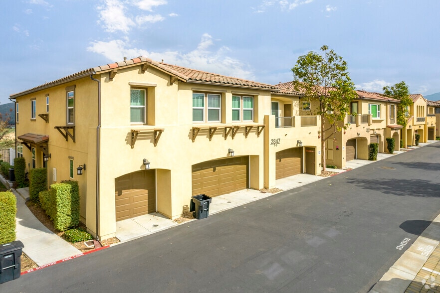 Building Photo - Casa Lago Eastlake