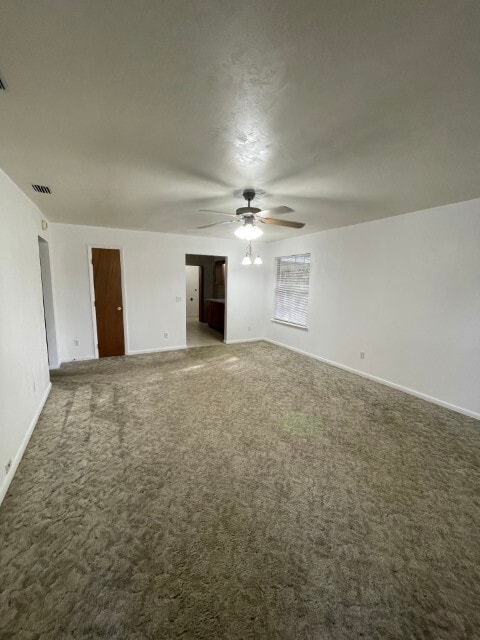 Building Photo - 580 SE Nassau St