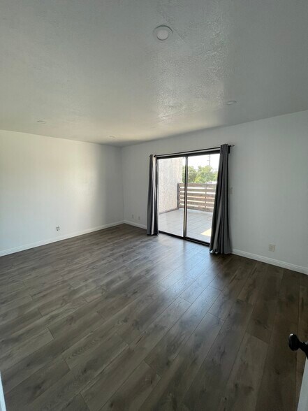 Building Photo - 8211 Rosemead Blvd
