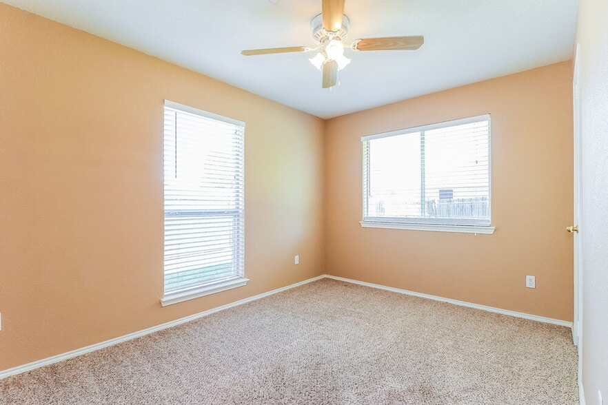 Building Photo - 1101 Darren Dr