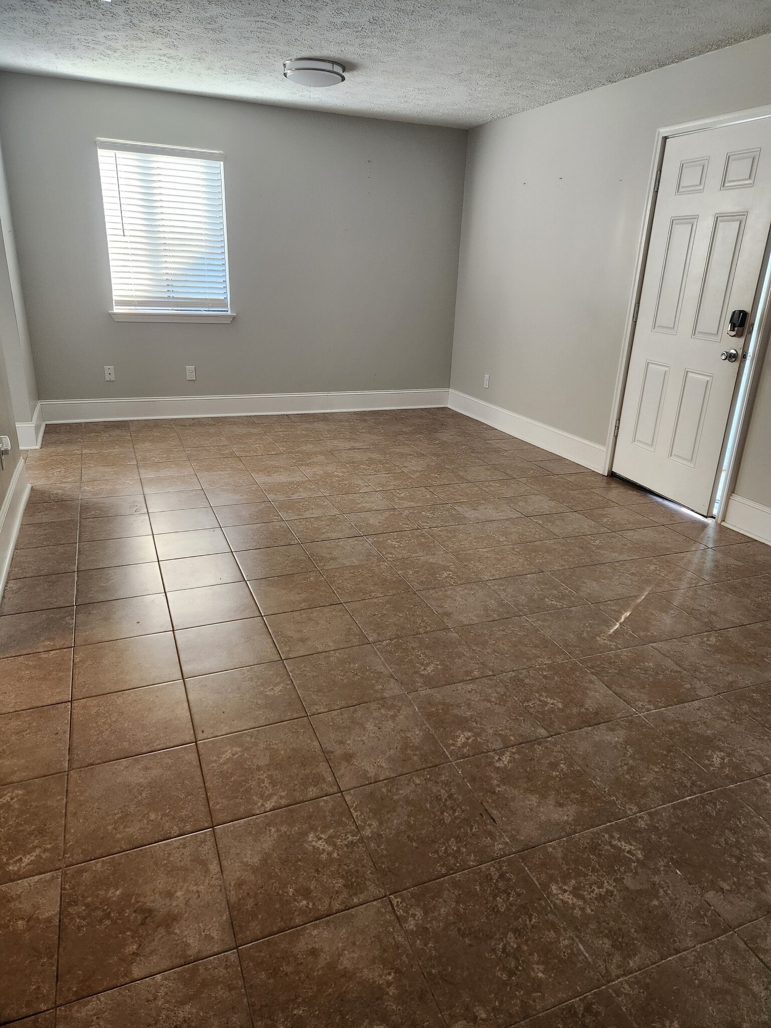 dinning - 2510 W 9th St