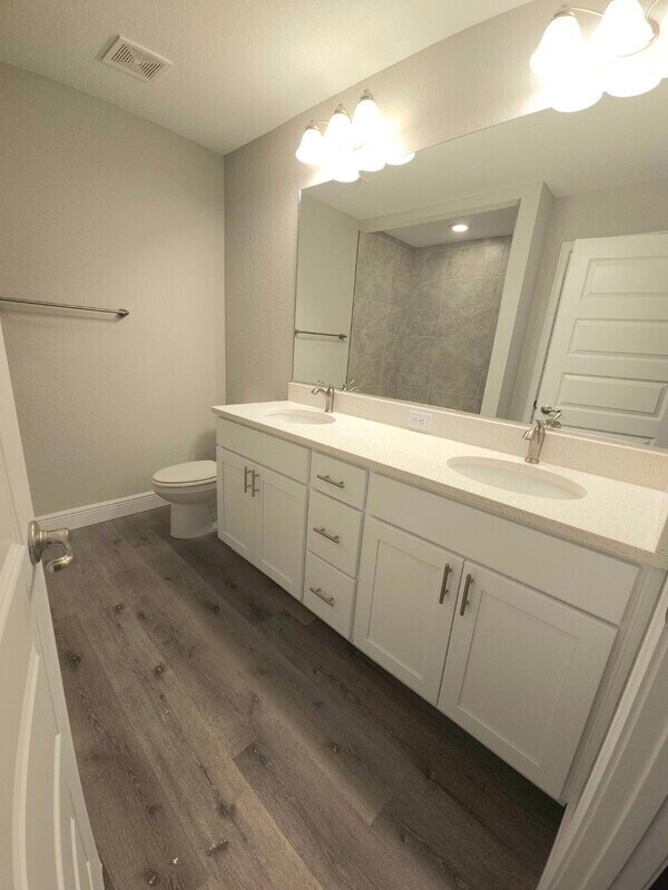 Building Photo - 262 Locust Pass