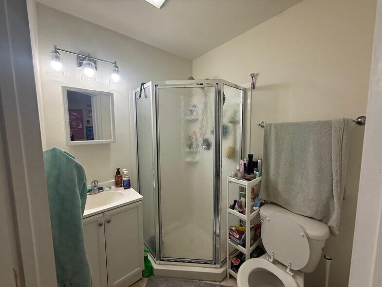 Building Photo - 1836 N Bouvier St