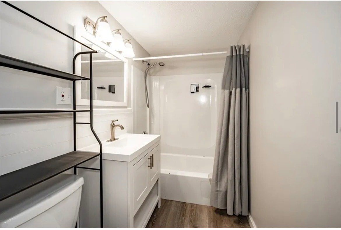 Building Photo - 11 Hope Farms Dr