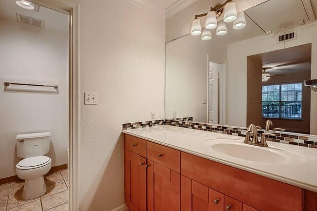 Building Photo - 7685 Northcross Dr