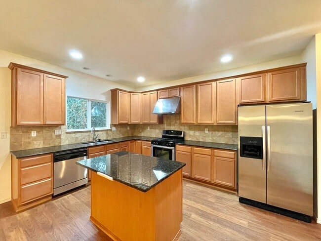 Building Photo - Great Home For Rent