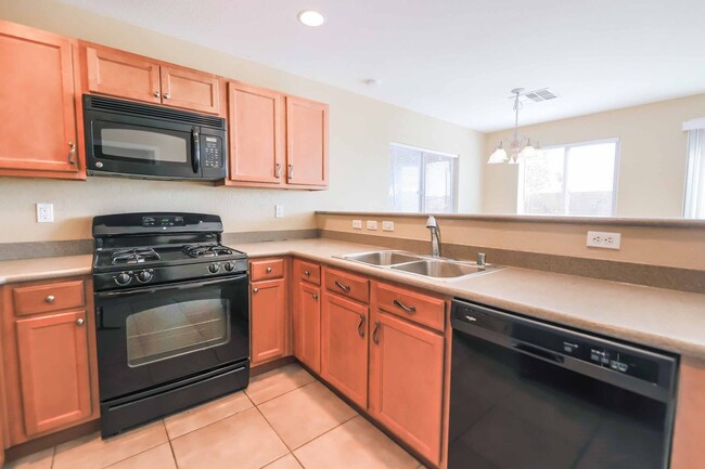 Primary Photo - 3 BEDROOM HOME!