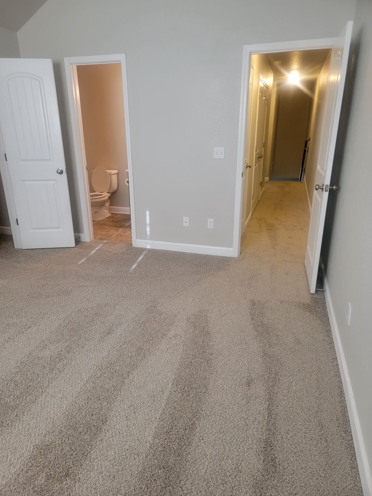 Master bedroom view to hallway - 218 N Washington St