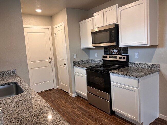 Building Photo - Available October 8th- in Upland West.