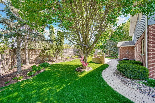 Building Photo - 10700 Churchill Dr