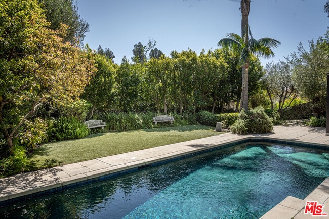 Building Photo - 353 N Gunston Dr