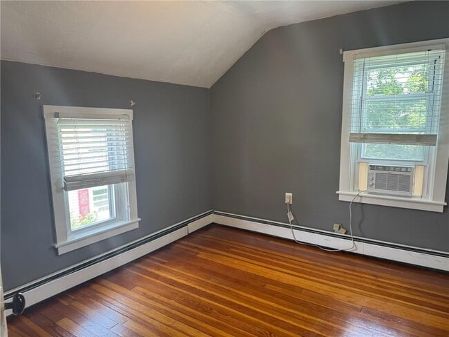 Building Photo - 67 Hall Ave