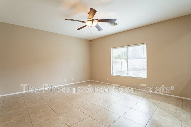 Building Photo - 44415 W Knauss Dr