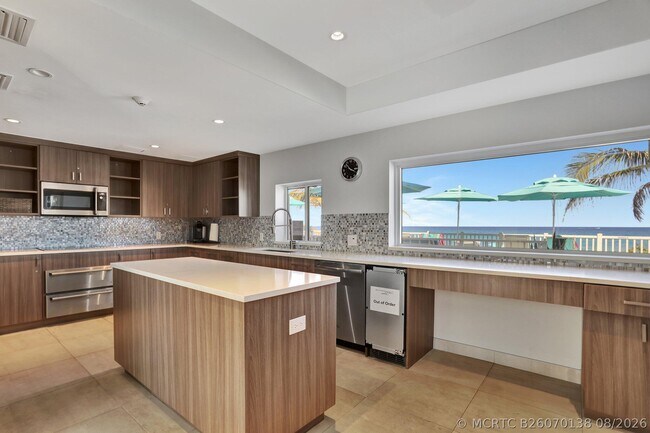 Building Photo - 4748 S Ocean Blvd