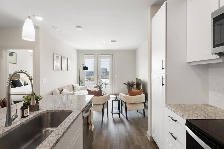 Building Photo - 5820 1/2 Cameron Rd