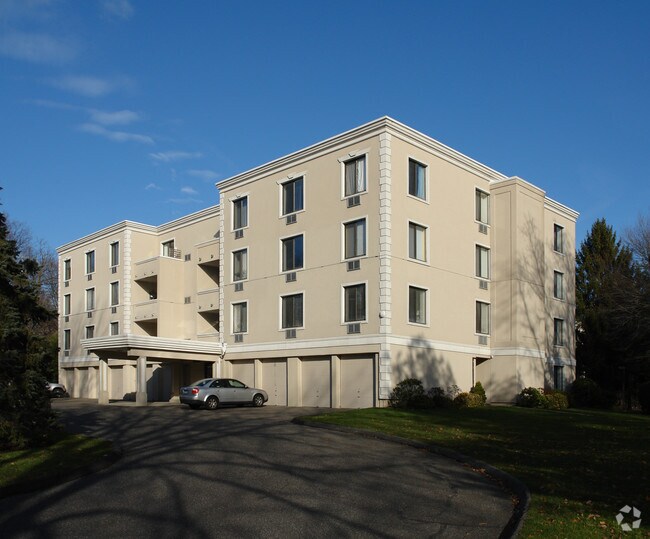Building Photo - Greenwich Green