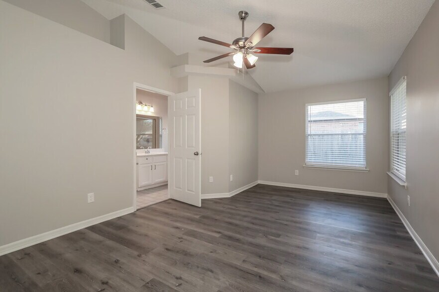 Building Photo - 9099 Rockpond Meadows Dr