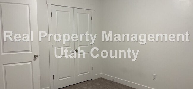 Building Photo - 891 N 1120 E