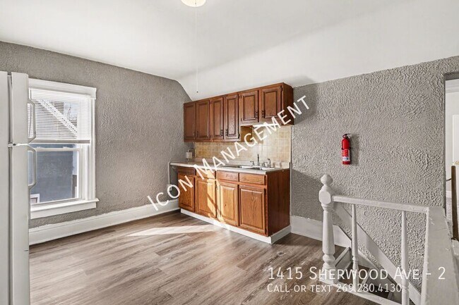 Building Photo - 1415 Sherwood Ave