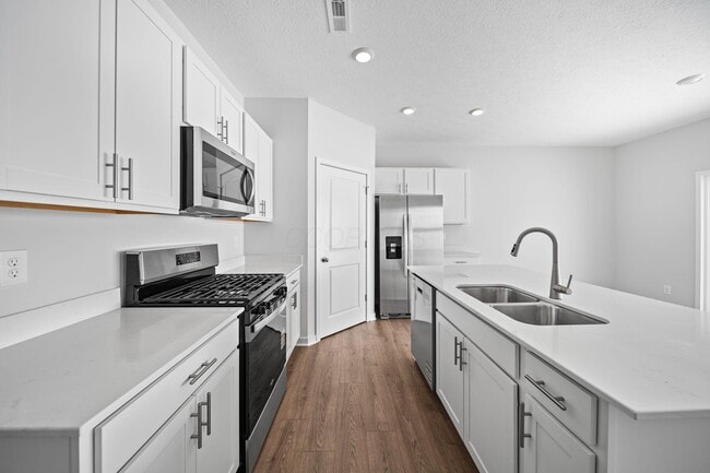 Building Photo - 511 Darliene Dr